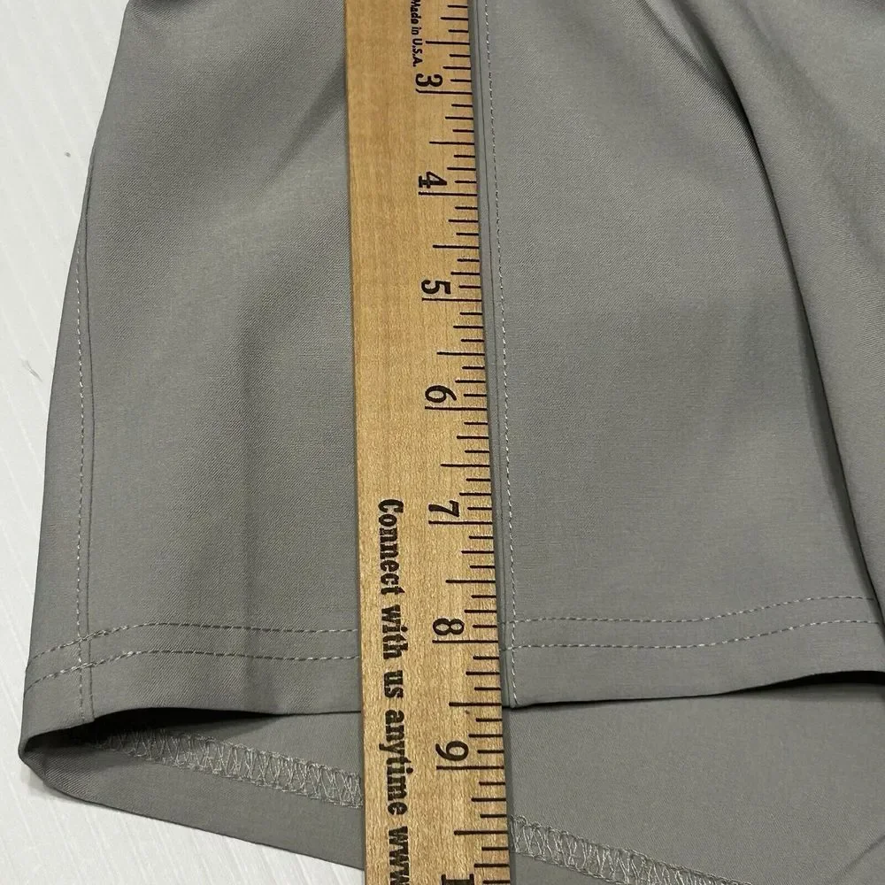 Huk Pursuit 8.5 Fishing Hybrid At The Knee Fishing Hybrid Shorts Gray Mens Small